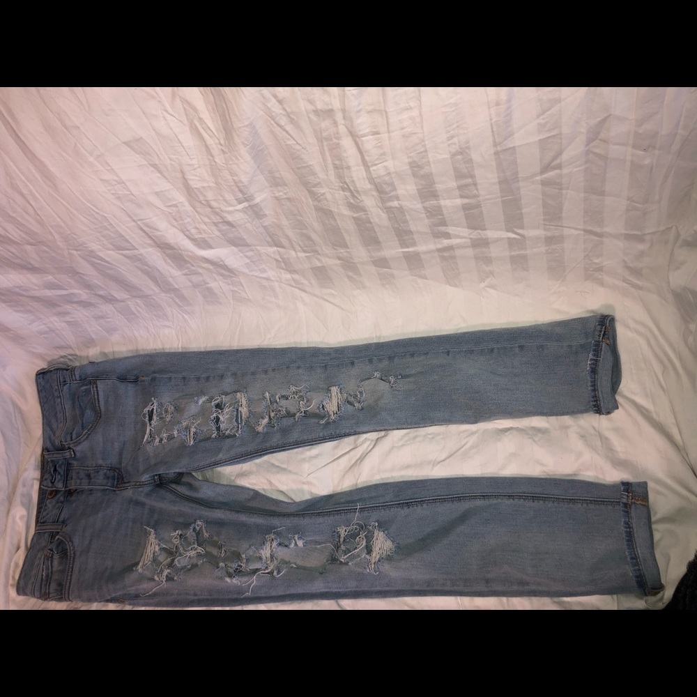 Distressed boyfriend jeans